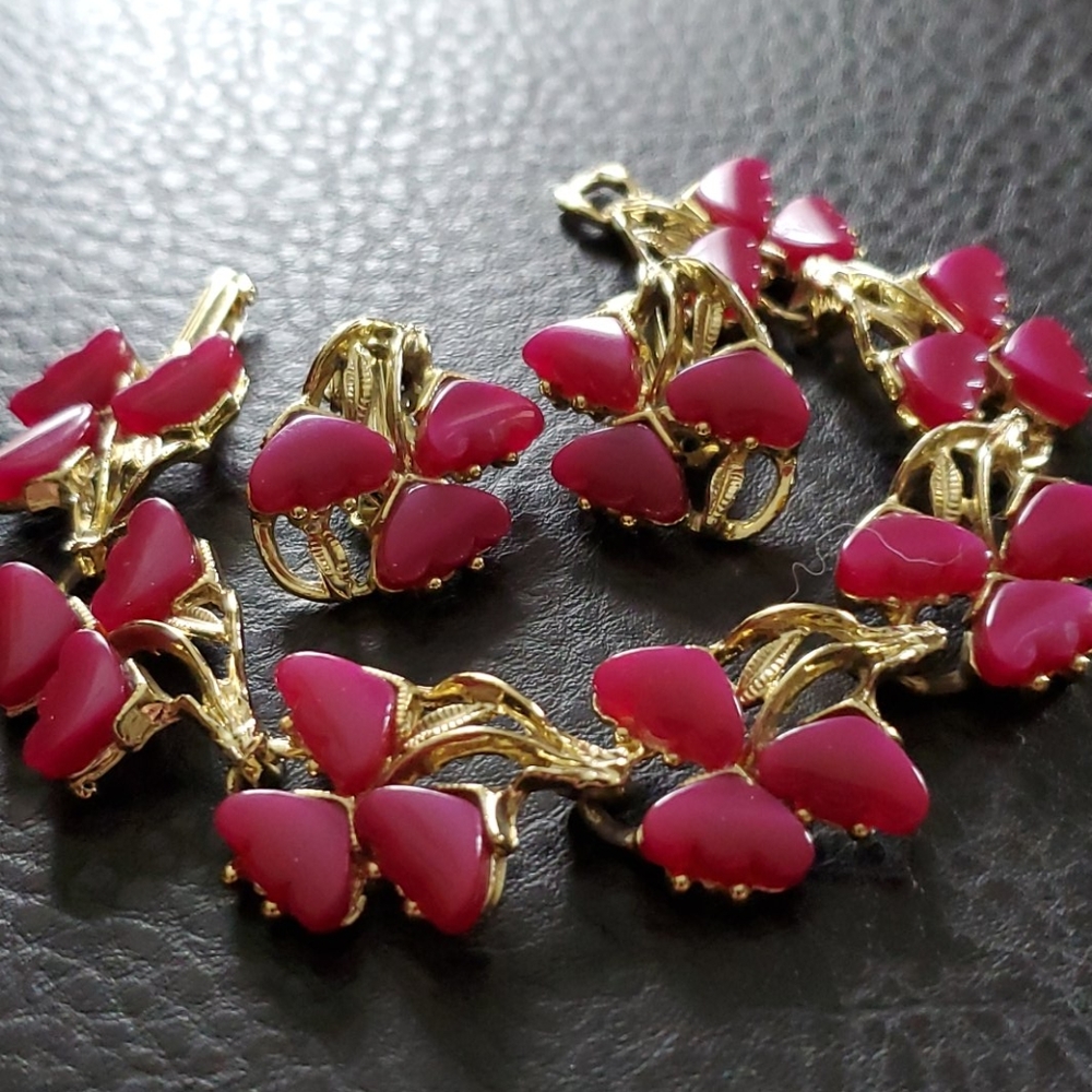 VTG bracelet & clip earring set
